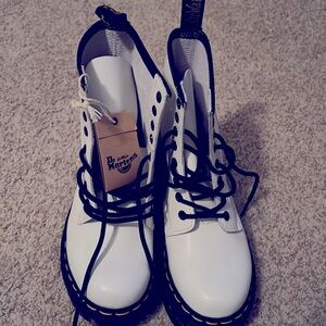 NWT Dr. Martens Combat Boot